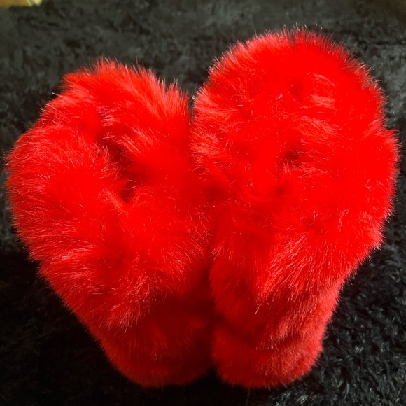 𝐹𝓊𝓏𝓏𝓎 𝐹𝓊𝓇𝓇𝓎 𝐵𝑜𝑜𝓉𝓈 - Picture 3 of 5